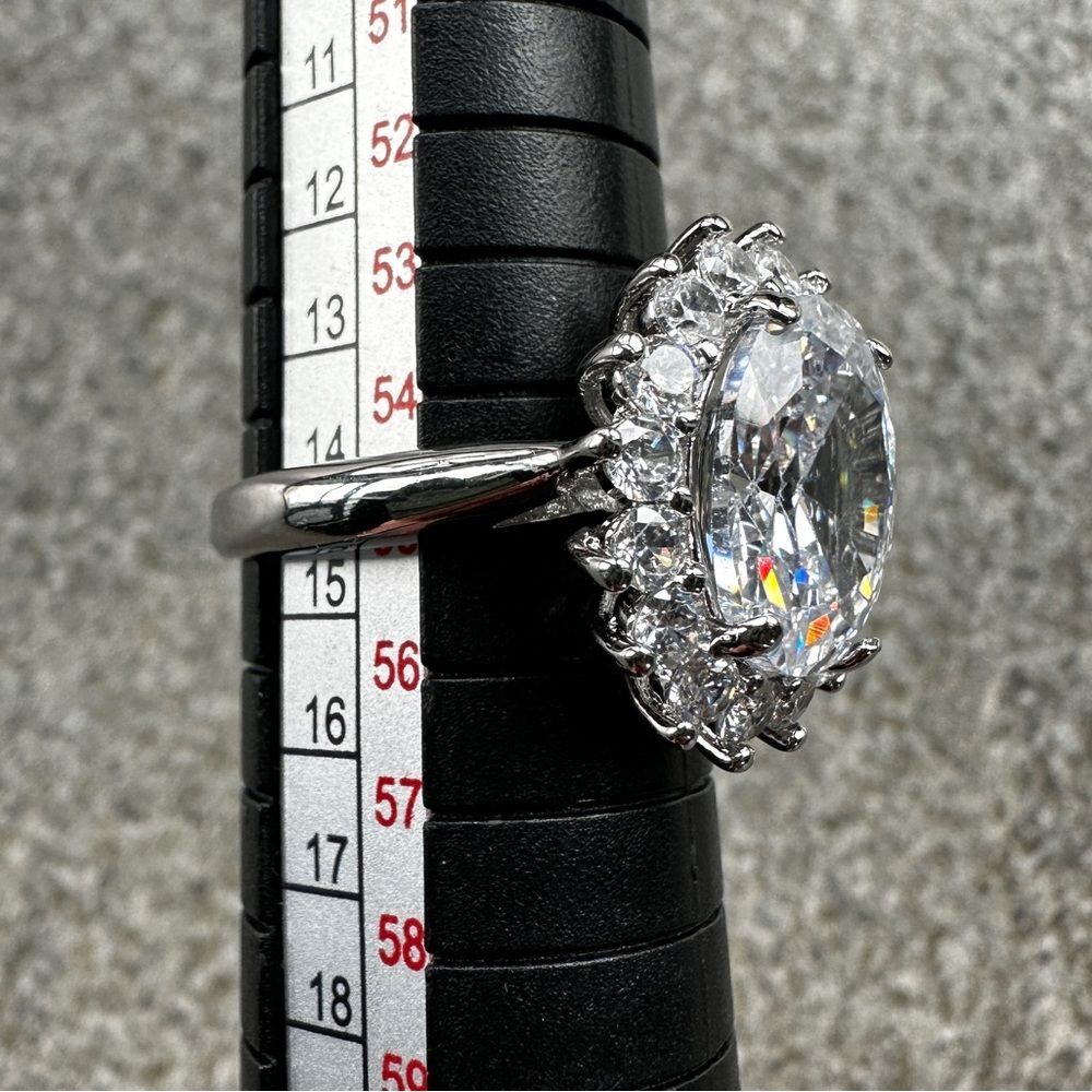 NWB Adjustable White Gold Plated CZ Halo Ring - Elegant Statement Piece - Picture 8 of 14